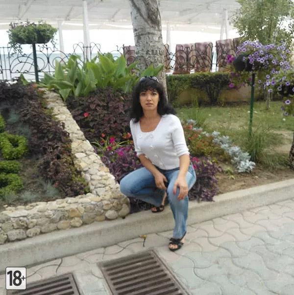 Частные фото жены с интимными замерами линейкой